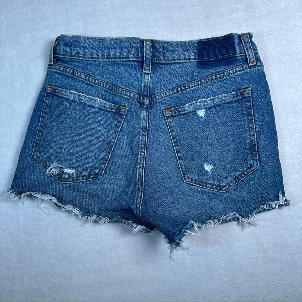 Abercrombie and Fitch the mom short high rise‎ distressed Jean denim cut off